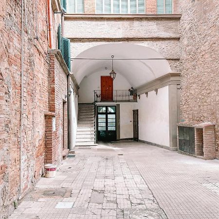Attico Il Magnifico Volterra Apartment Bagian luar foto
